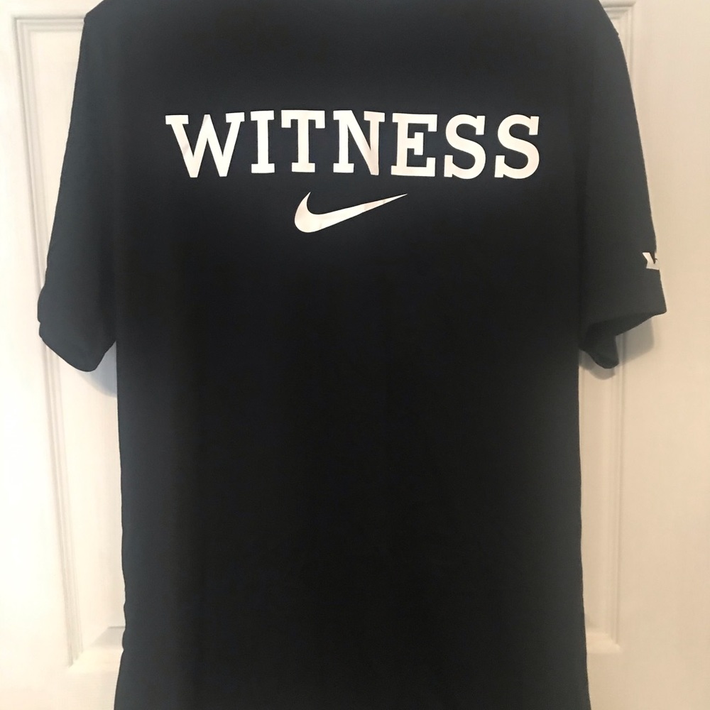 Men’s Nike shirt